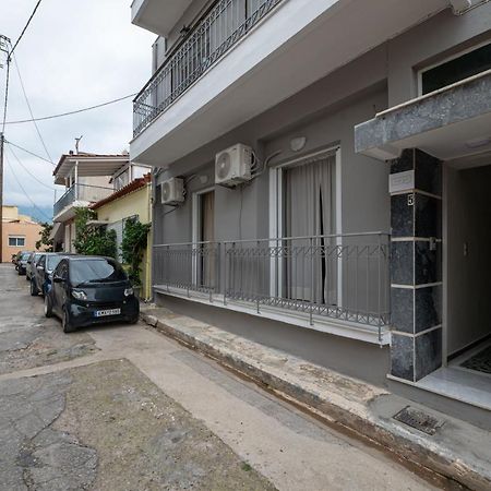 Apartamento Anesis With A Yard Kalamata Exterior foto
