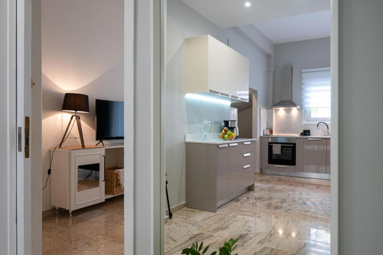 Apartamento Anesis With A Yard Kalamata Exterior foto