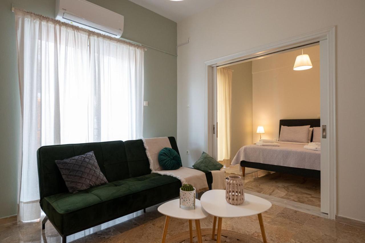 Apartamento Anesis With A Yard Kalamata Exterior foto